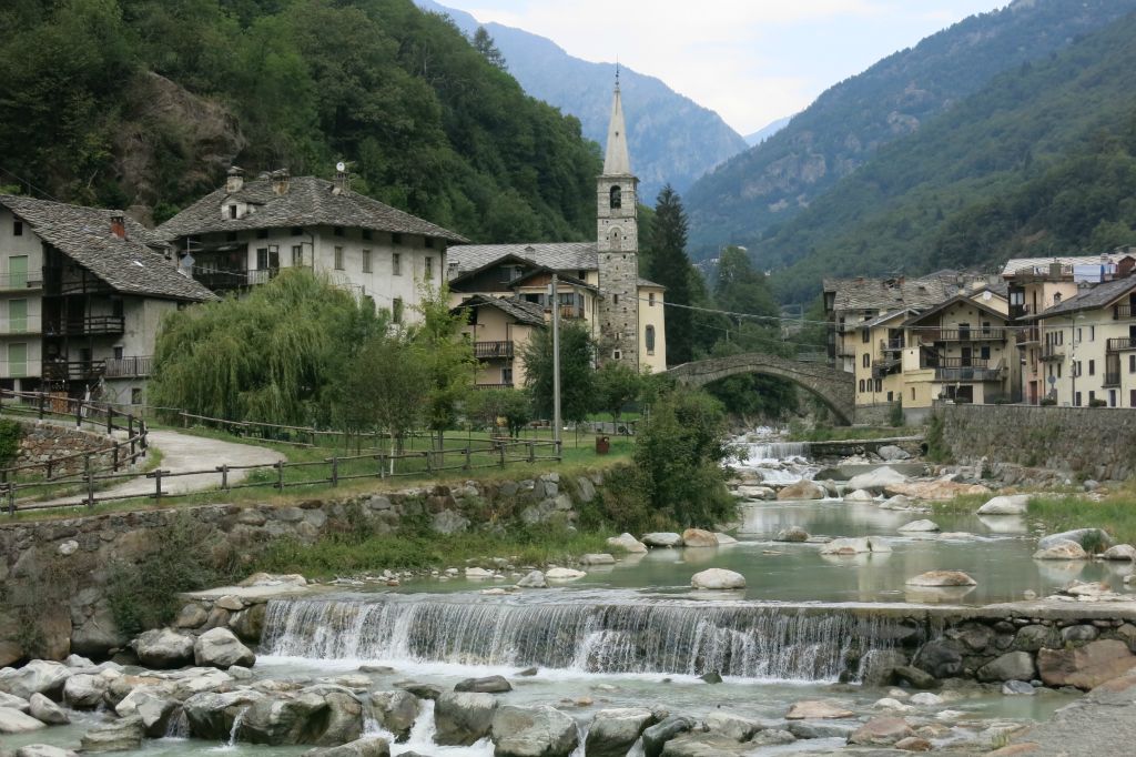 En redescendant le Val Gressoney, petit arrêt à Fontainemore