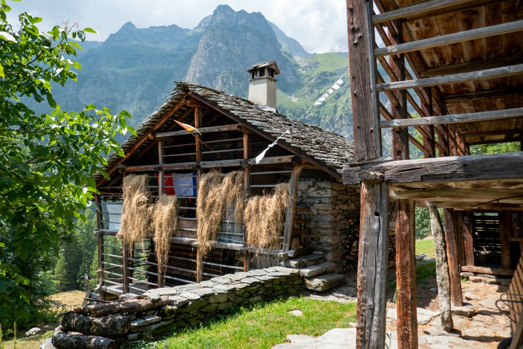 Weng! Une petite merveille de chalets Walser