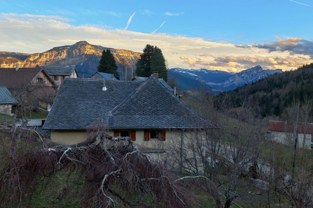 De retour au gîte du Désert d'Entremont, coucher du soleil vu depuis le balcon