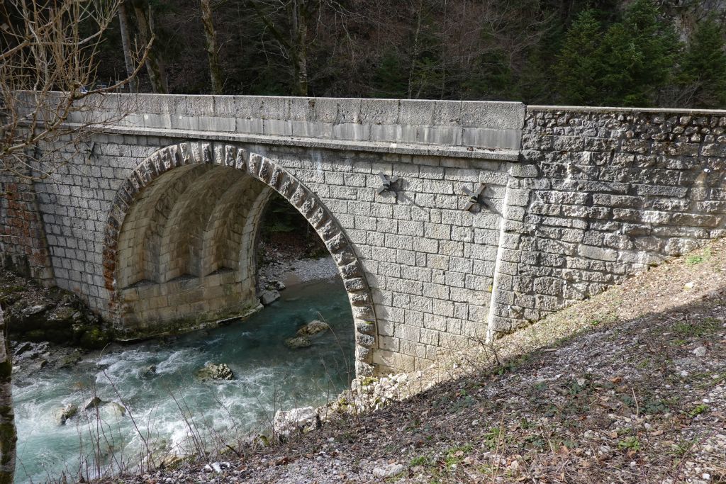 Le pont du Grand Logis sur le Guiers Mort