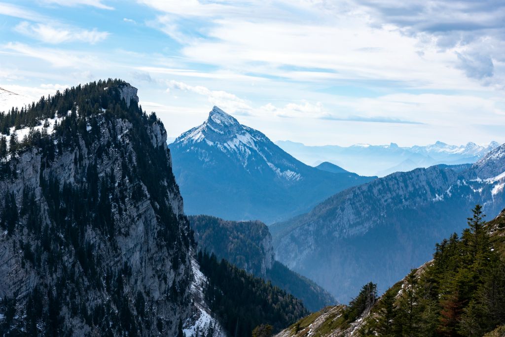 En redescendant, au col de Léchaud, à nouveau vue sur le Grand Som et Chamechaude