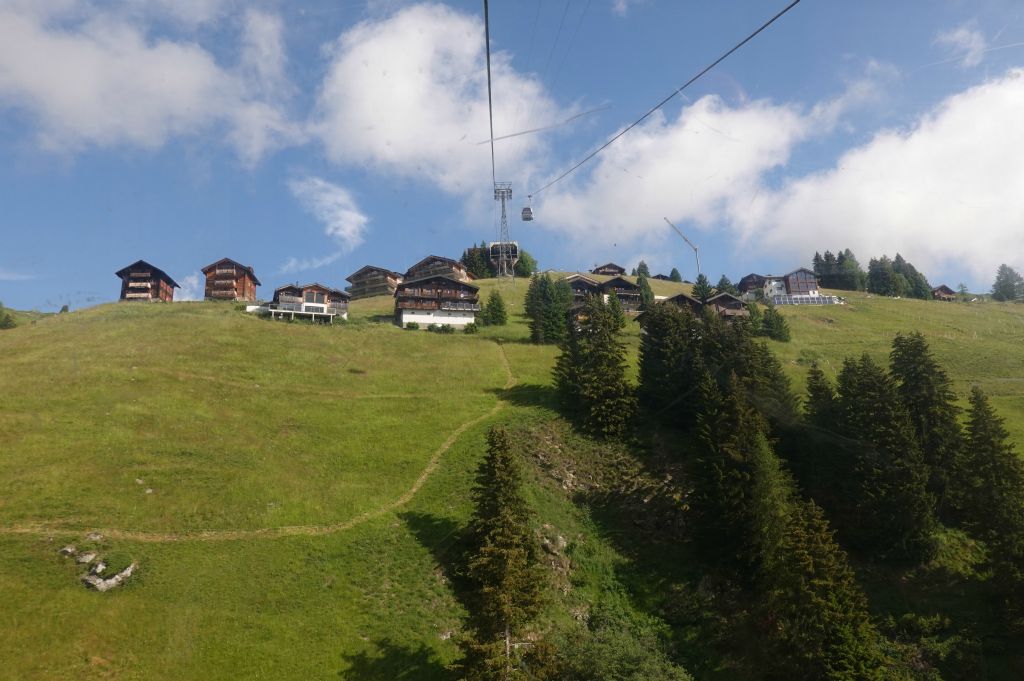  D'abord montée en télécabine entre Mörel et Riederalp (on s'économise !)