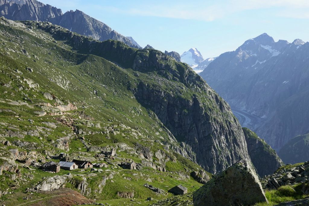 En contre-bas, petit hameau où nous allons passer