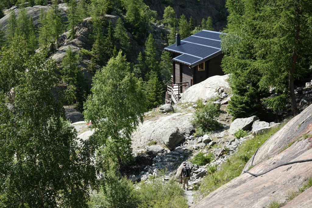 Nous passons au refuge Burghütte à 1740m avec petit arrêt tarte