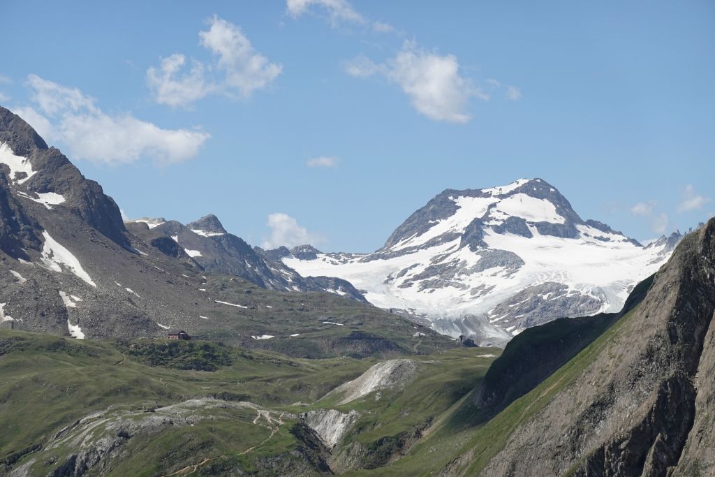 La pointe d'Arbola et, en regardant bien un peu à gauche, le refuge di Busto