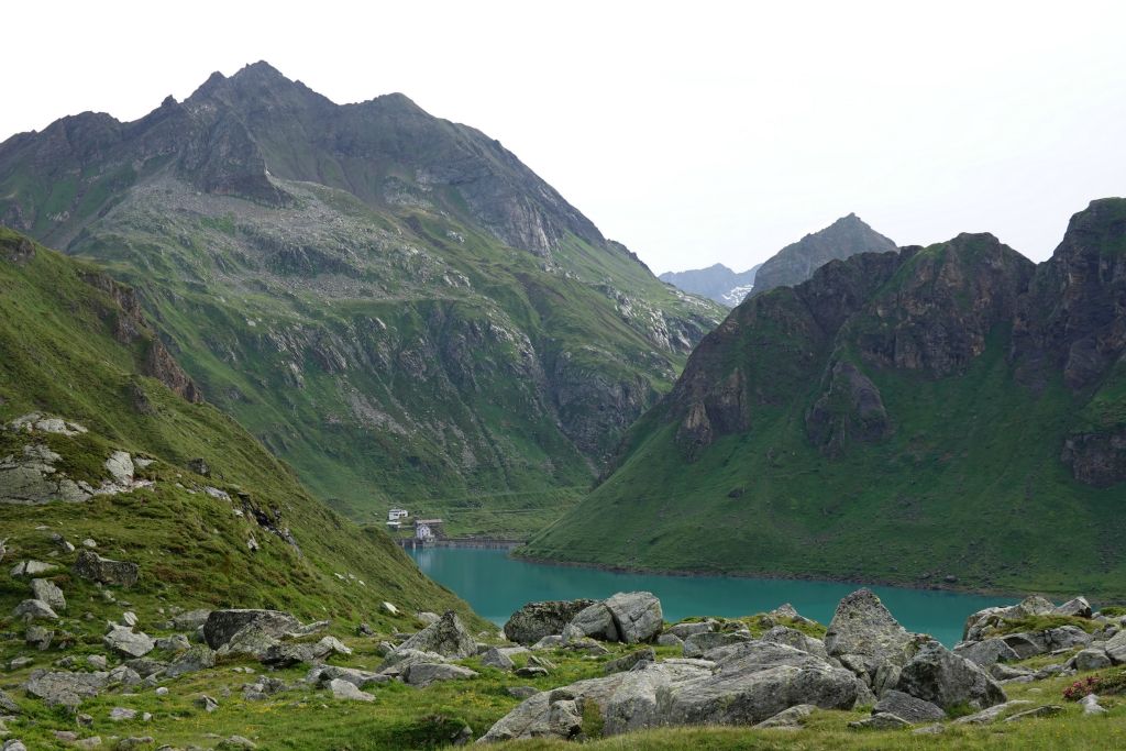 En montant , on a encore la vue sur le refuge