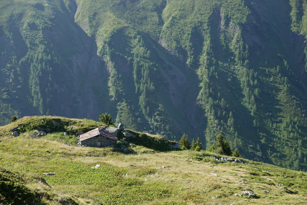 On ne peut pas aller au-delà de Z'Mübach, on rebrousse chemin pour en prendre un autre "autorisé"