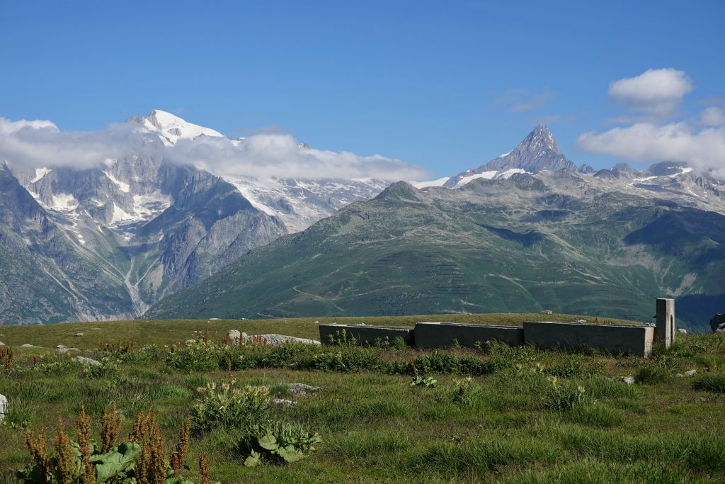 Aux environs de Schäre, magnifique panorama : Rappelhorn et son glacier Rappegletscher et plus à droite le sommet Ober Rappelhorn ?