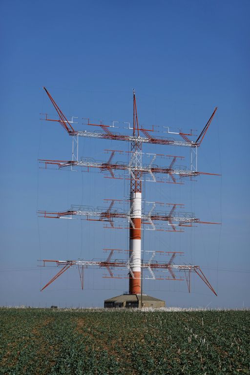 Très grande antenne ondes courtes à St Aoustrille (à côté d'Issoudun)