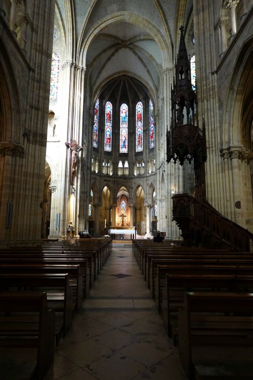 L'église du Sacré-Coeur ; son célèbre triptyque est en cours de rénovation