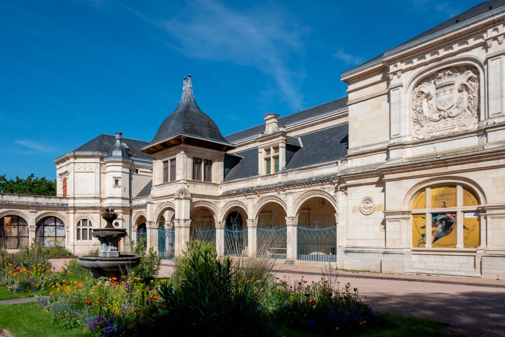 Le Pavillon  Anne-de Beaujeu hébergeant le musée d'art et d'histoire