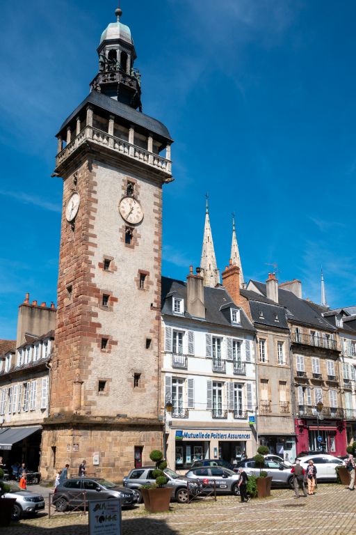 La tour Jaquemart sur la Place de l'Hôtel de ville