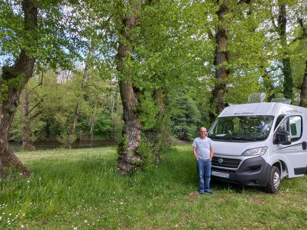 Arrivée au camping de Lavoûte-Chilhac au bord de l'Allier