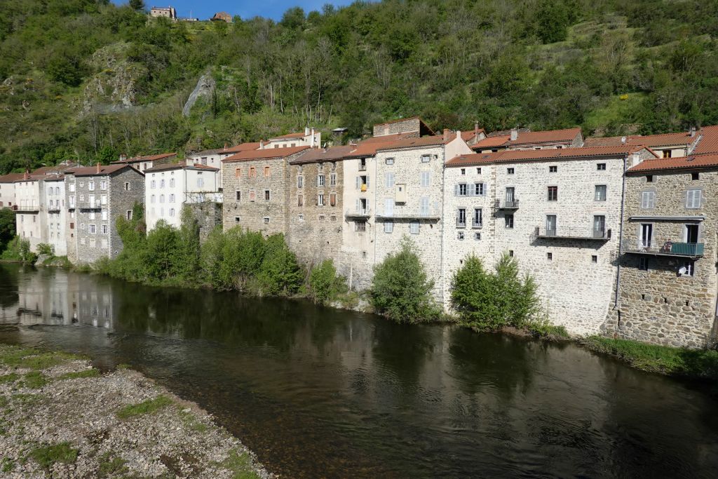 Retour au village et vue depuis le pont au-dessus de l'Allier