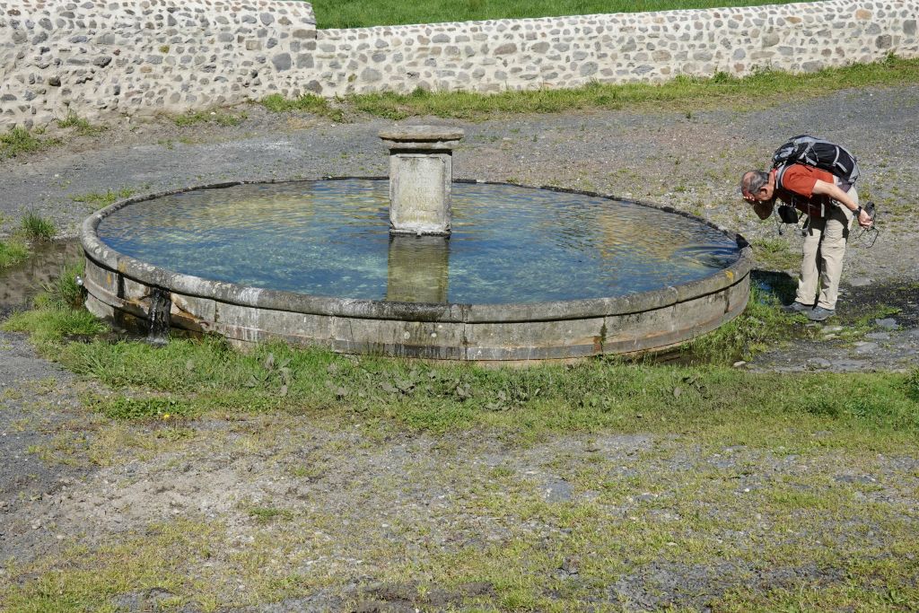 Fontaine à l'entrée de Chilhac