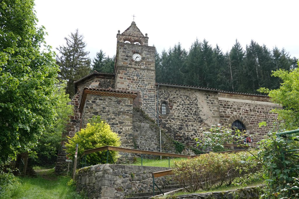 L'église de St-Julien-des-Chazes, malheureusement fermée