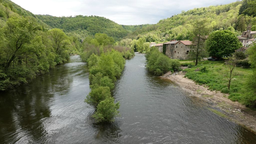 L'Allier depuis le pont de St-Julien-des-Chazes