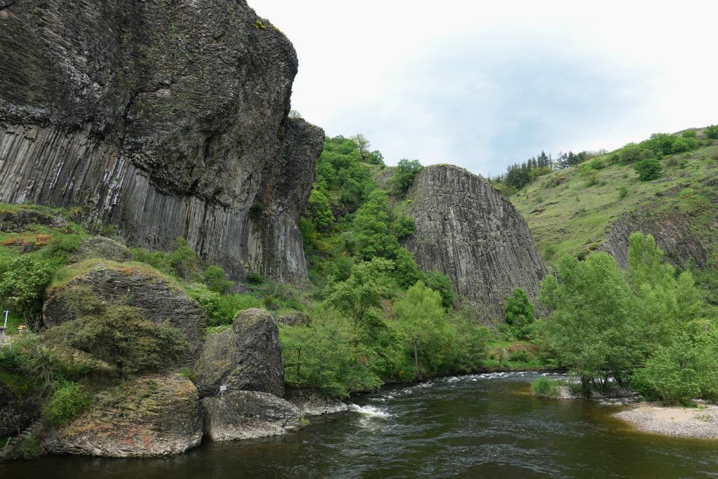 La Roche Servière au bord de l'Allier