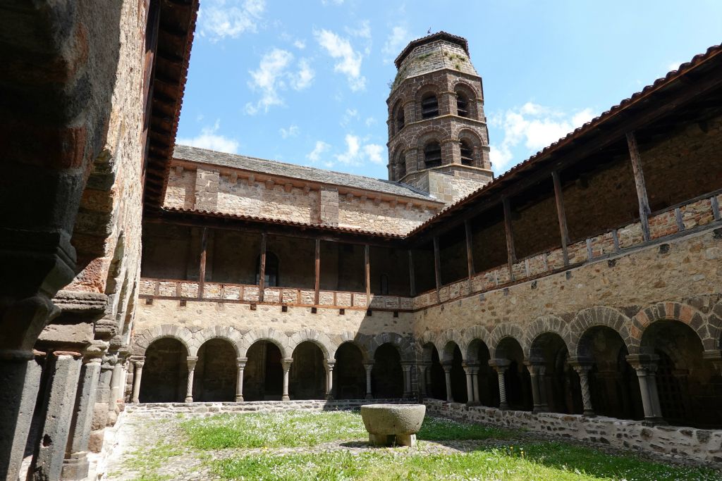 Le cloître roman, ouvert pour nous ! 