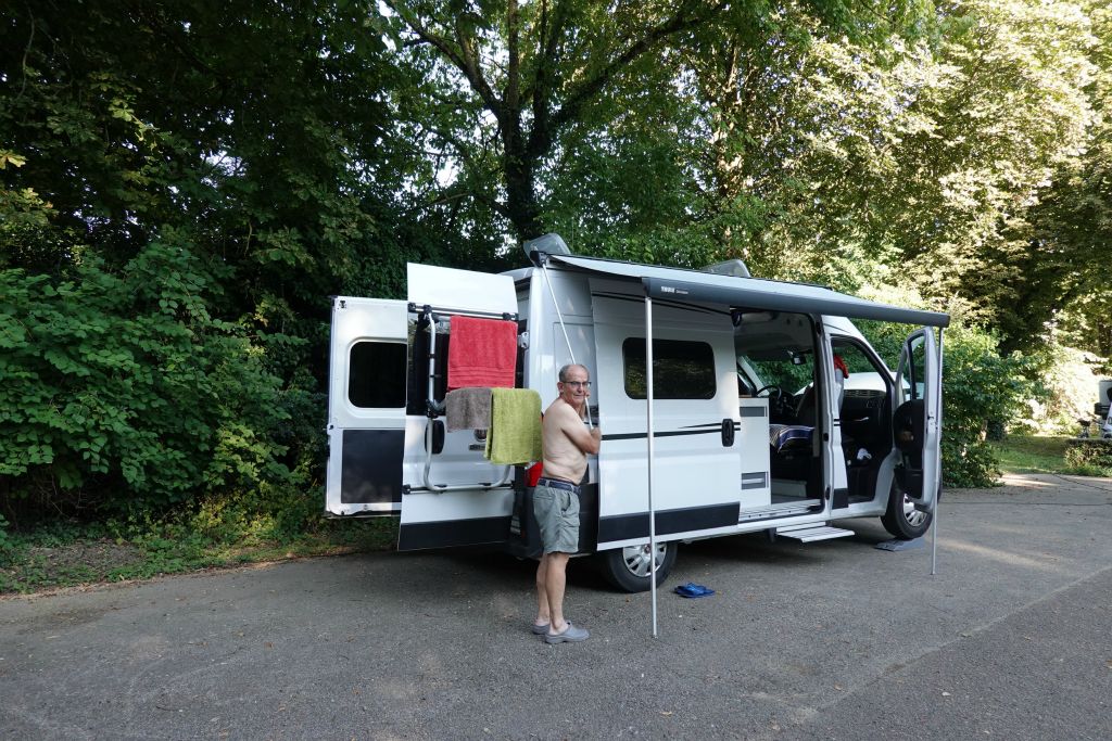 Depuis le camping du Lac Kir, mieux vaut prendre le bus pour rejoindre le coeur de la ville