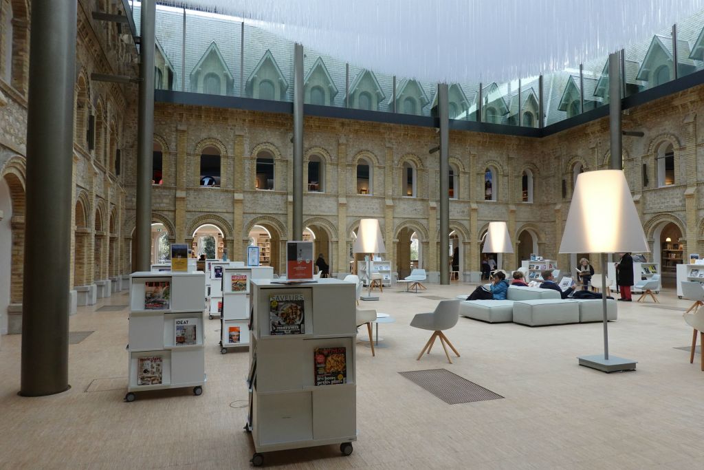 Les Franciscaines de Deauville, ancien cloître jusqu'en 2012, est devenu un magnifique centre culturel