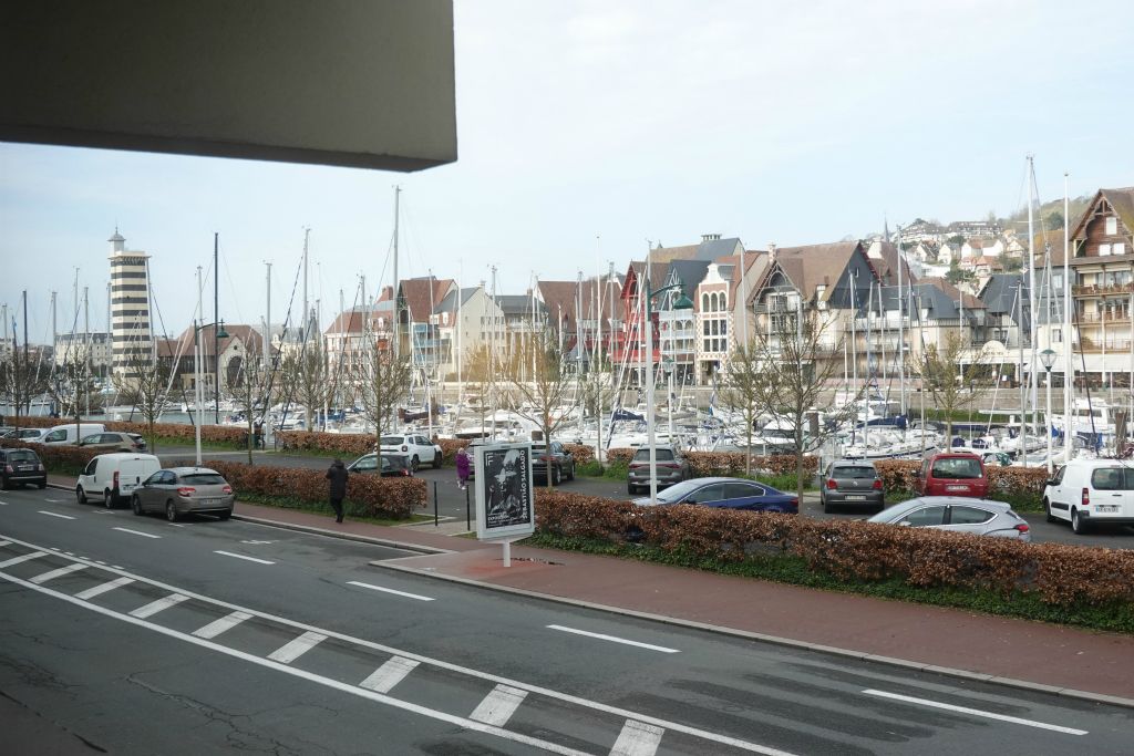 Même depuis l'hôtel, nous voyons une affiche pour l'expo Salgado !