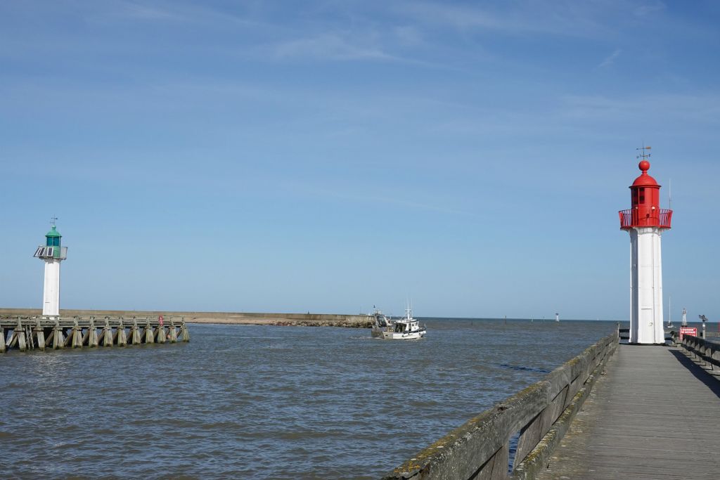 Journée de tourisme sur la côte normande : ici l'entrée du port de Trouville