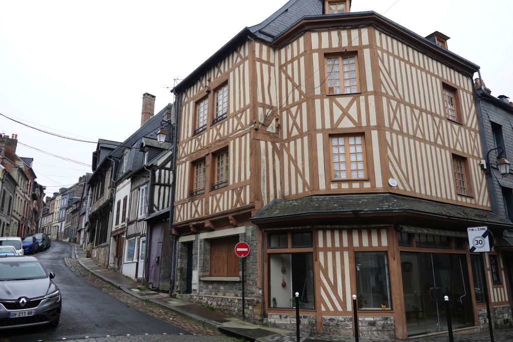 Aujourd'hui, c'est gris et pluie pour la suite de la visite de Honfleur
