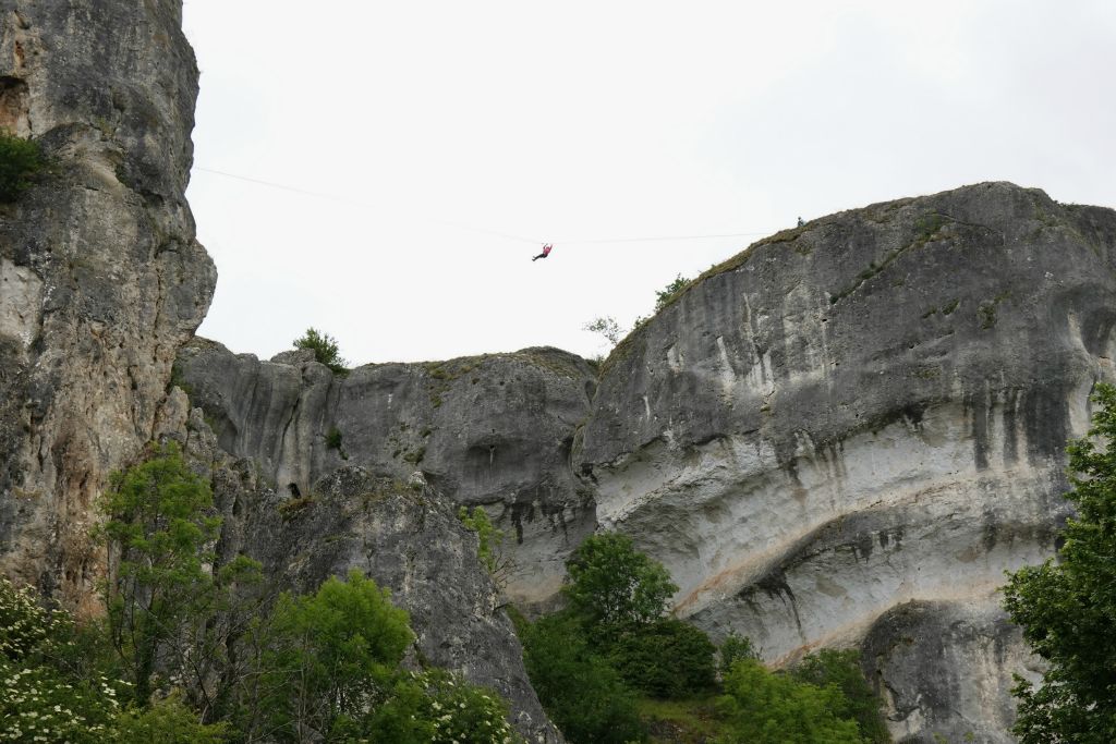 On peut même y faire une tyrolienne