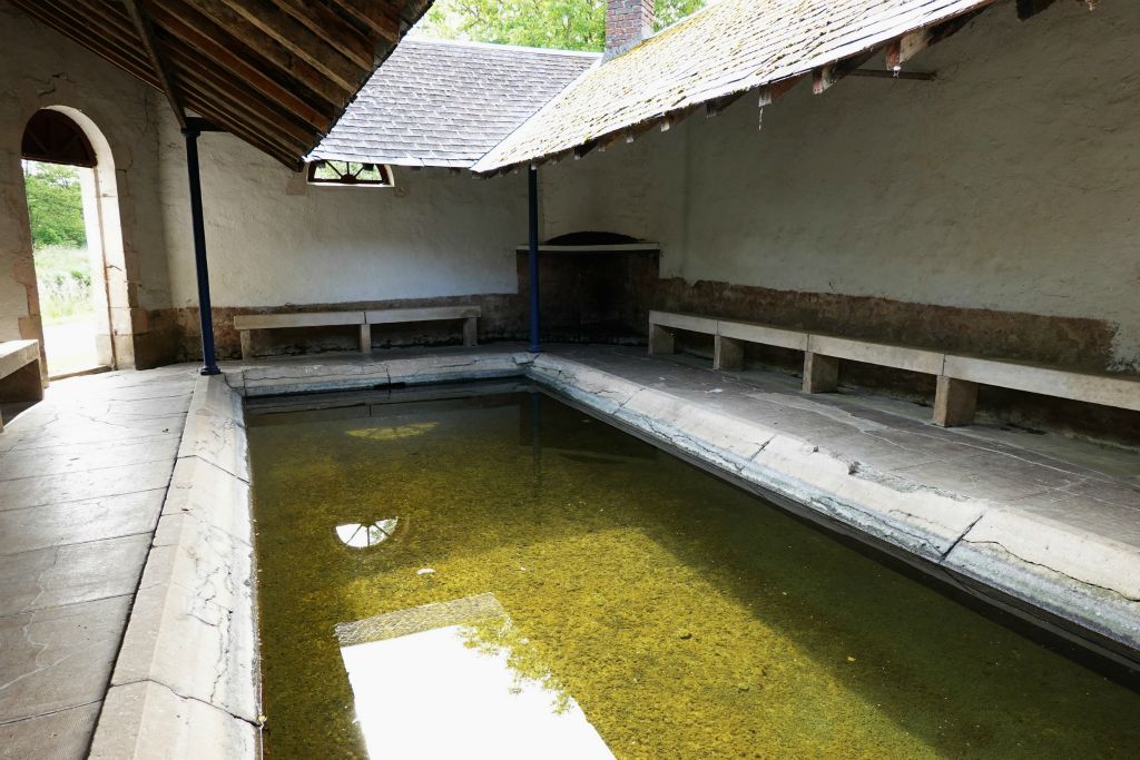 Lavoir de Villiers-sur-Yonne construit en 1830