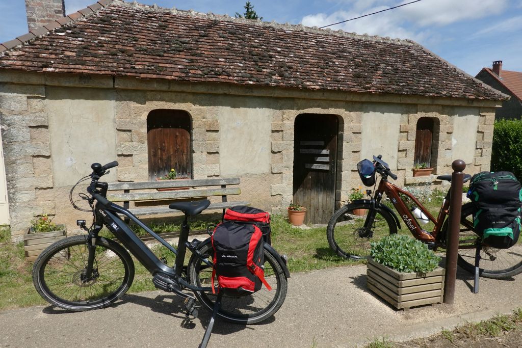 A Priez, cette petite maison nous interpelle