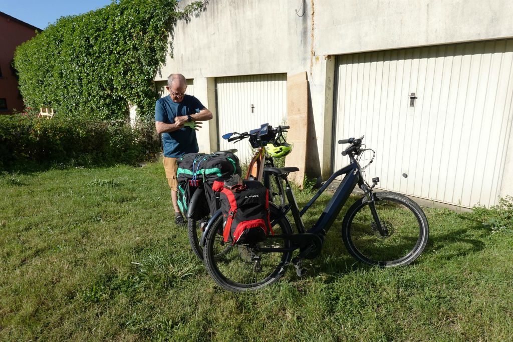 Départ pour notre 6ème et dernière étape en reprenant le canal du Nivernais, mais dans le sens inverse de l'aller !