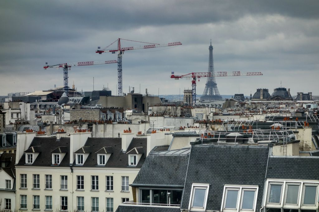 Vue sur Paris depuis la " chenille" transparente