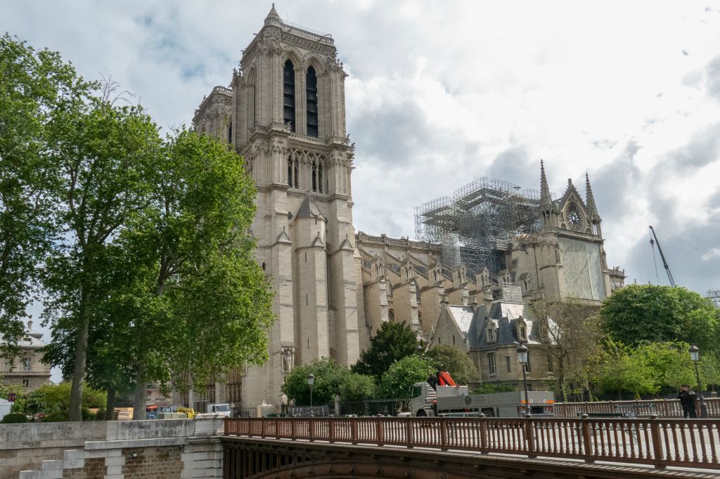 Notre Dame , 3 semaines après le grand incendie